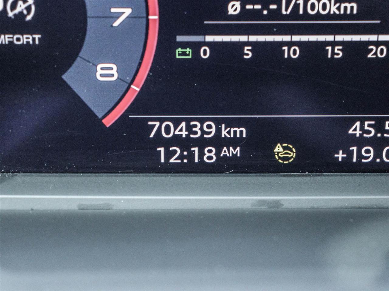 2021 Audi Q3 45 2.0T Komfort quattro 8sp Tiptronic Photo