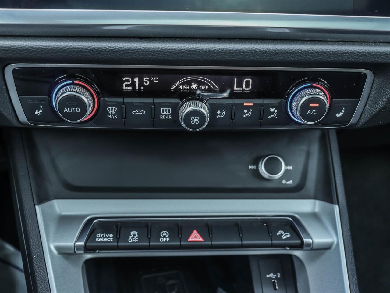 2021 Audi Q3 45 2.0T Komfort quattro 8sp Tiptronic Photo