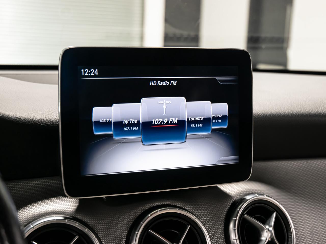 2018 Mercedes-Benz CLA CLA 250 4MATIC REAR VIEW CAMERA PANORAMIC SUNROOF Photo