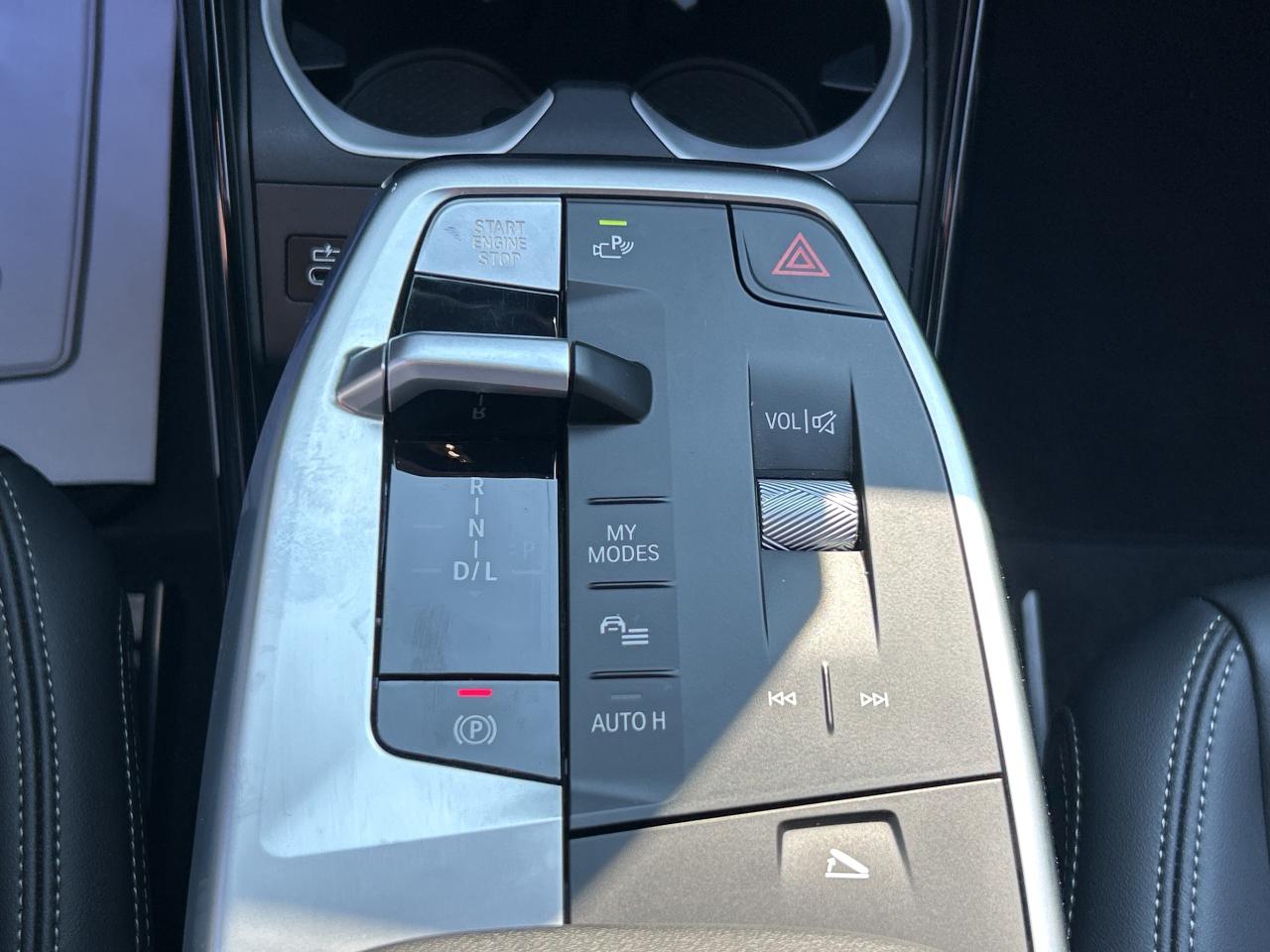 2025 BMW X1 PANOROOF, CARPLAY,ANDROID AUTO, REMOTE START, NAVI Photo