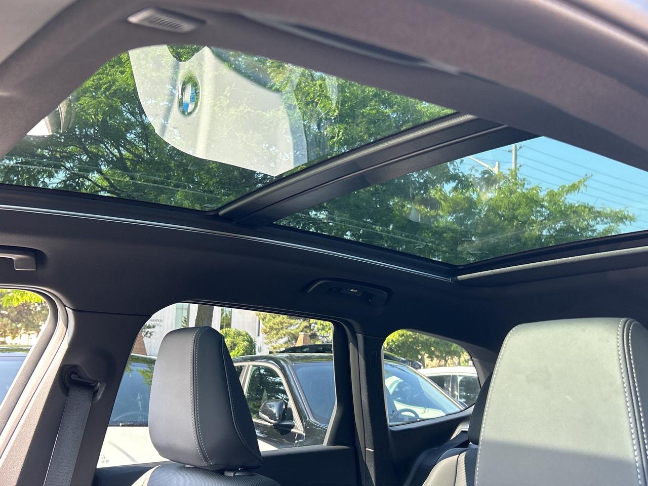 2025 BMW X1 PANOROOF, CARPLAY,ANDROID AUTO, REMOTE START, NAVI Photo2