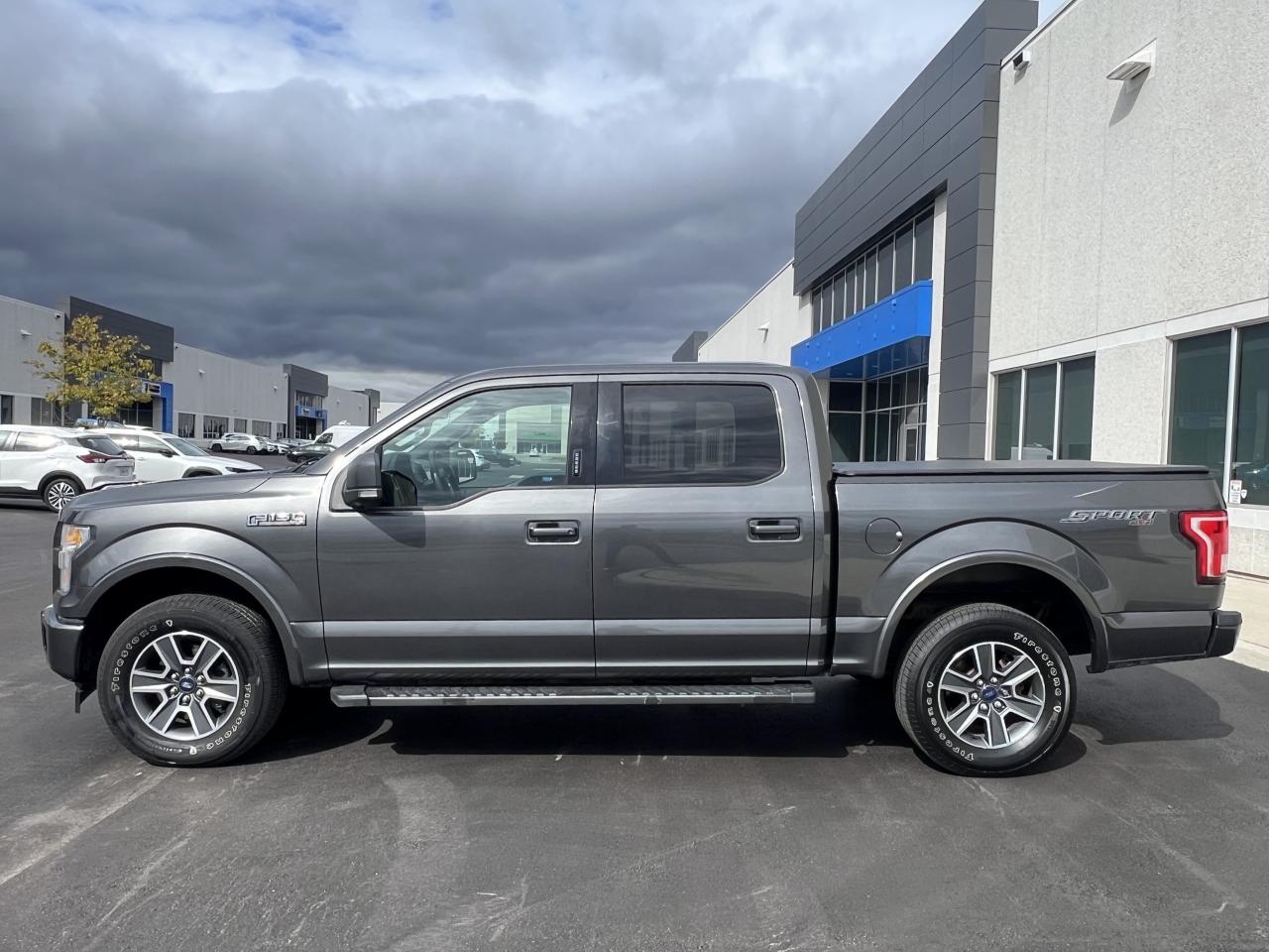 2017 Ford F-150 4WD SuperCrew 145" XLT V8 Sport 4X4 Photo2
