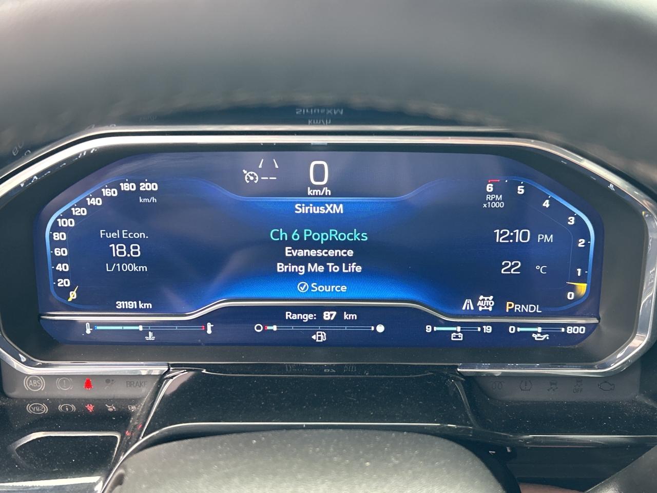 2025 Chevrolet Silverado 1500 4WD CREW CAB, 5.3LV8, NAVI, CARPLAY, ANDROID AUTO Photo