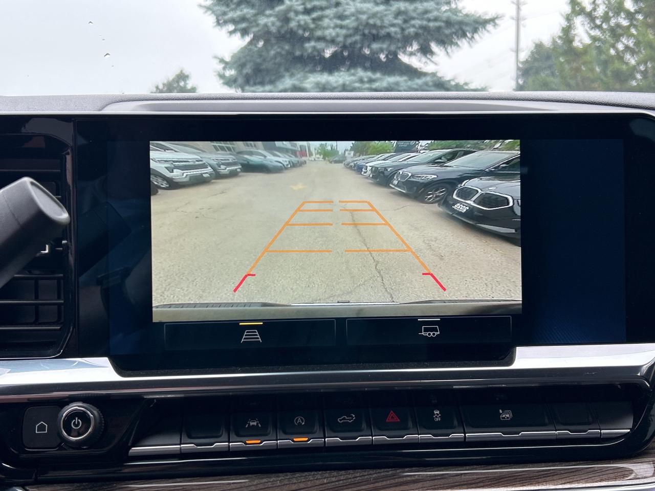 2025 Chevrolet Silverado 1500 4WD CREW CAB, 5.3LV8, NAVI, CARPLAY, ANDROID AUTO Photo