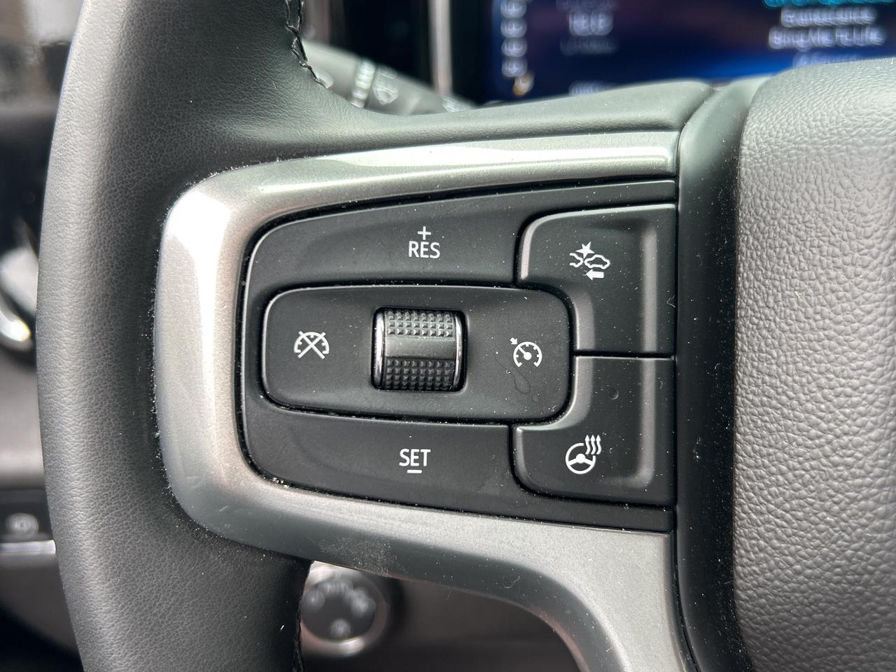 2025 Chevrolet Silverado 1500 4WD CREW CAB, 5.3LV8, NAVI, CARPLAY, ANDROID AUTO Photo