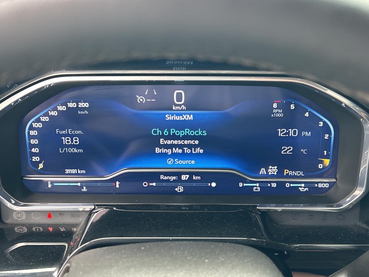 2025 Chevrolet Silverado 1500 4WD CREW CAB, 5.3LV8, NAVI, CARPLAY, ANDROID AUTO Photo