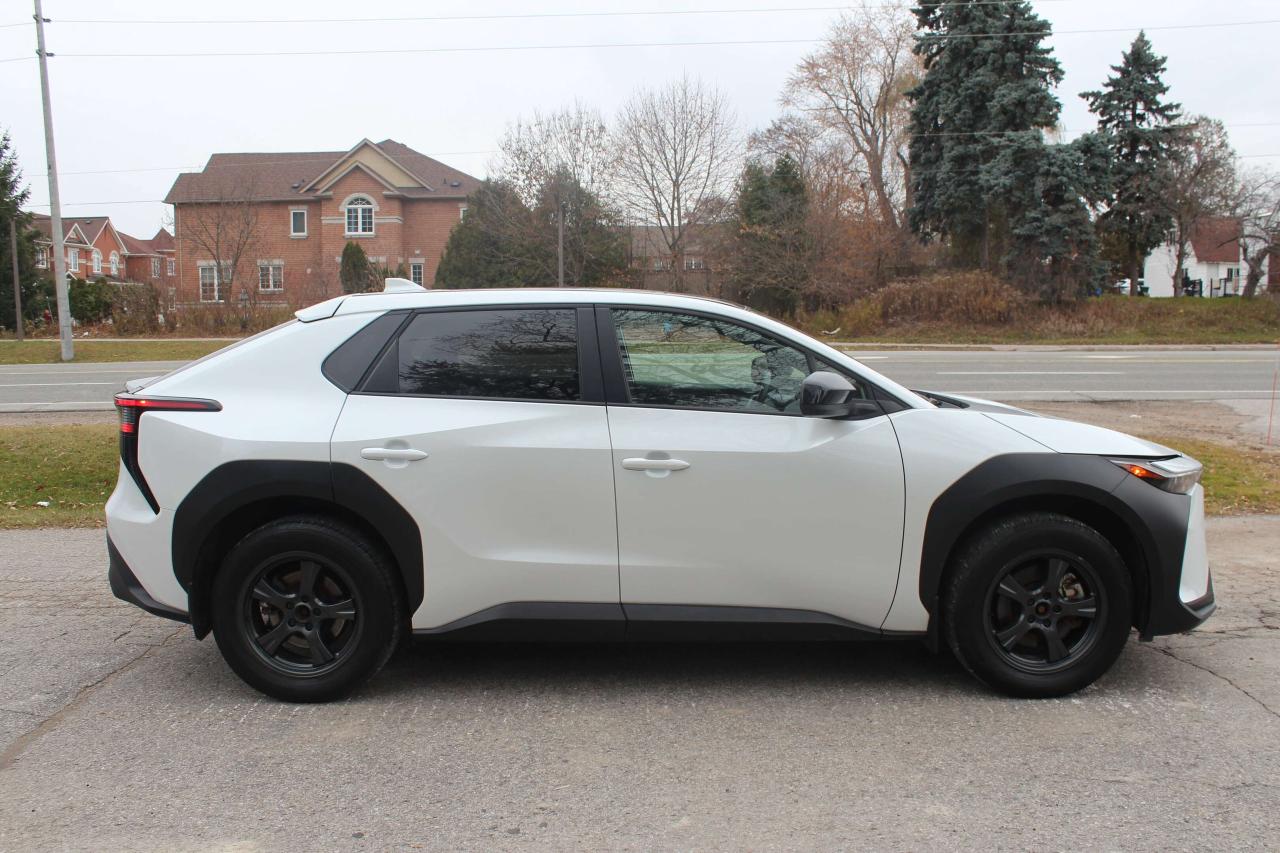 2023 Toyota bZ4X XLE All Wheel Drive, No Accidents, One Owner Photo