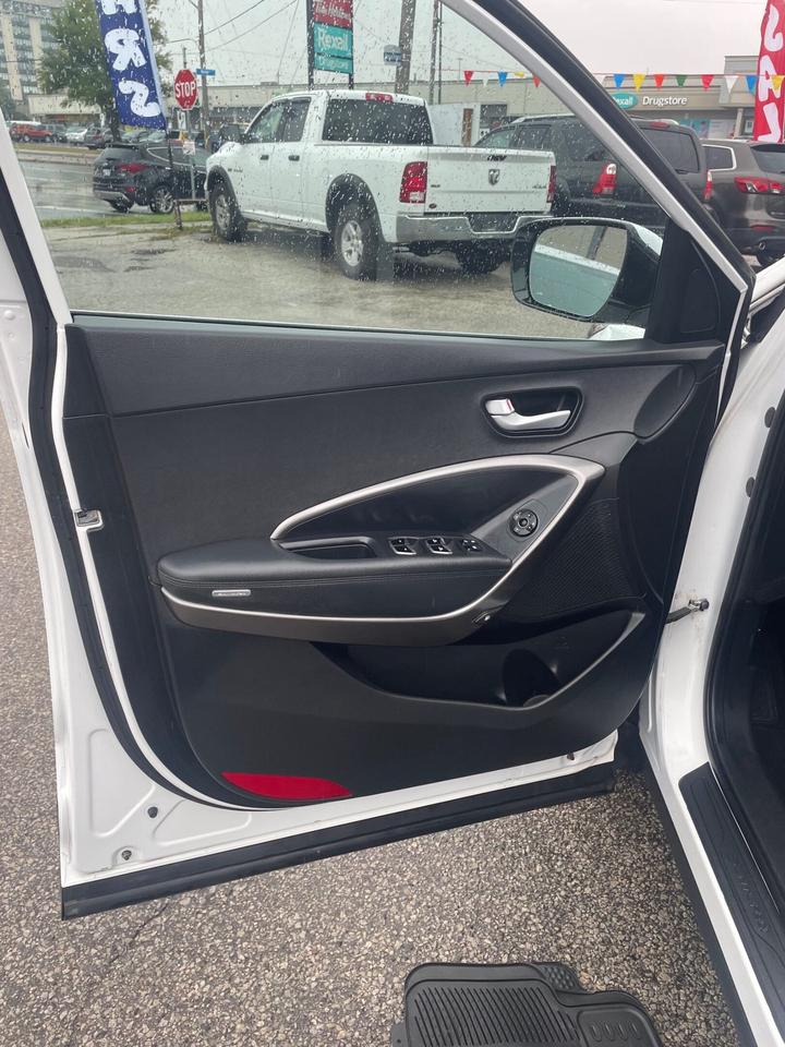 2017 Hyundai Santa Fe Sport AWD 4dr 2.4L SE Photo