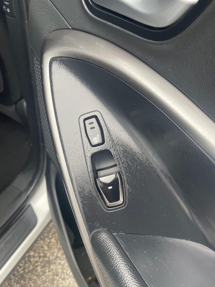 2017 Hyundai Santa Fe Sport AWD 4dr 2.4L SE Photo