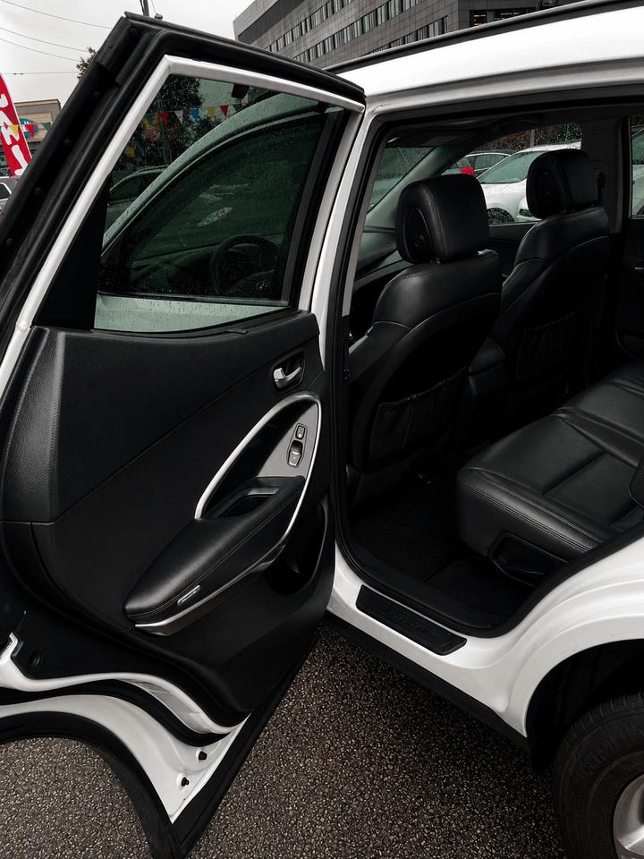 2017 Hyundai Santa Fe Sport AWD 4dr 2.4L SE Photo