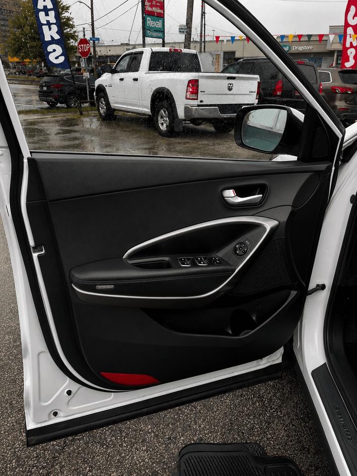 2017 Hyundai Santa Fe Sport AWD 4dr 2.4L SE Photo