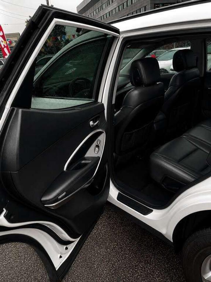 2017 Hyundai Santa Fe AWD 4dr 2.4L SE Photo