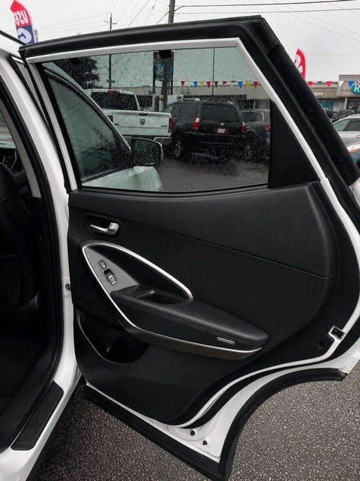 2017 Hyundai Santa Fe AWD 4dr 2.4L SE Photo