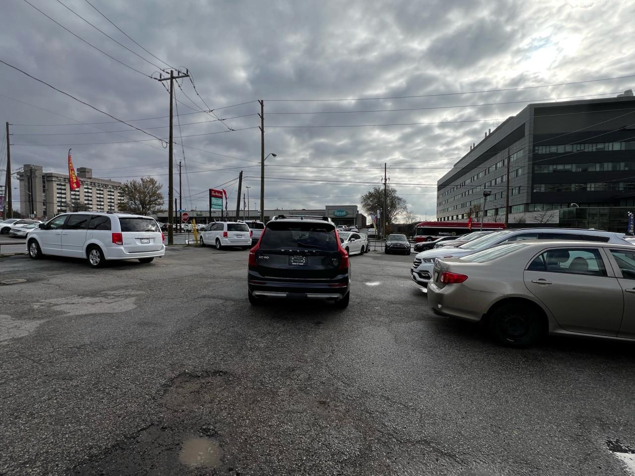 2017 Volvo XC90 AWD 5dr T5 Momentum 7-Passenger Photo