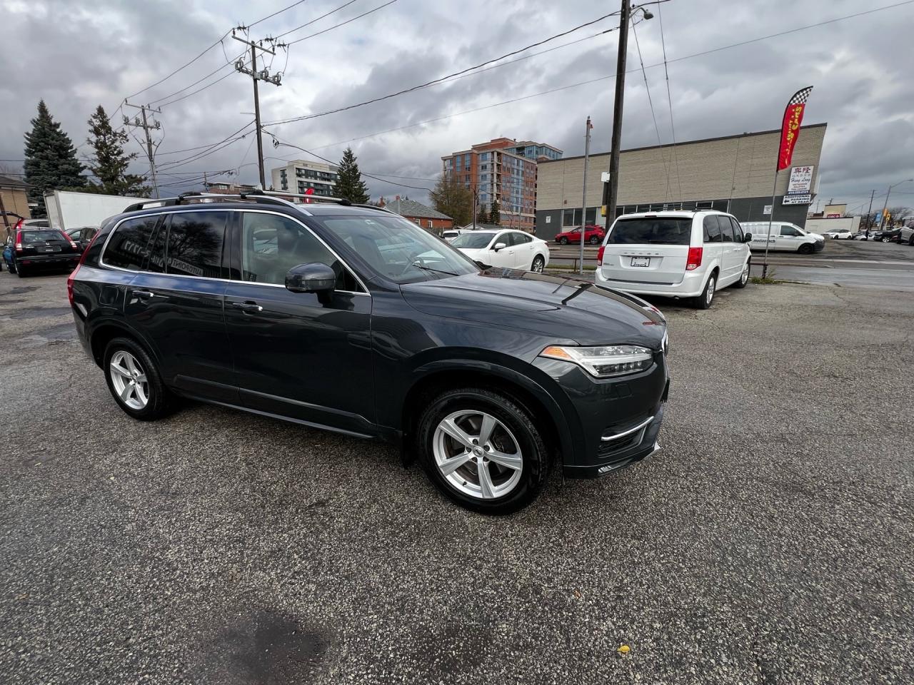 2017 Volvo XC90 AWD 5dr T5 Momentum 7-Passenger Photo