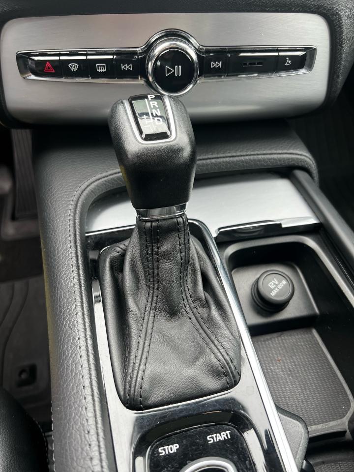 2017 Volvo XC90 AWD 5dr T5 Momentum 7-Passenger Photo