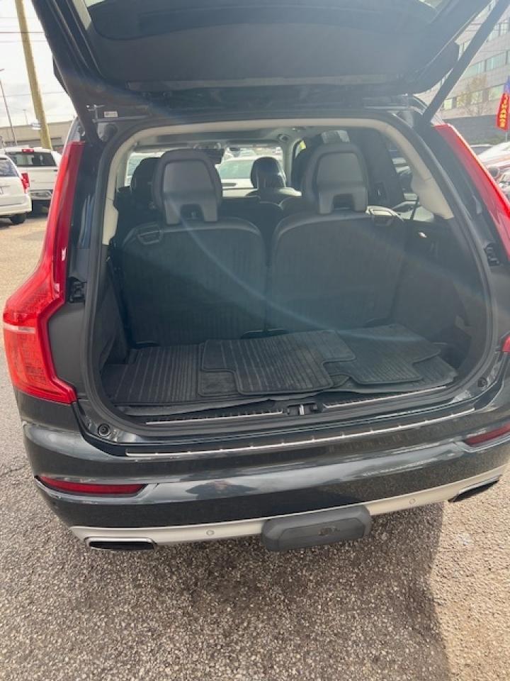 2017 Volvo XC90 AWD 5dr T5 Momentum 7-Passenger Photo