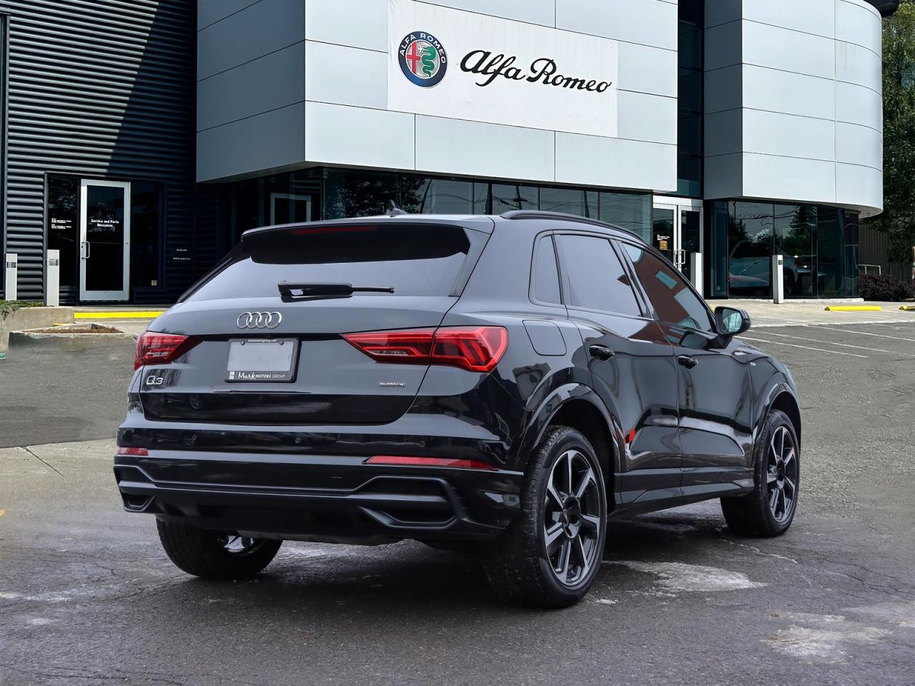 2022 Audi Q3 45 2.0T Progressiv quattro 8sp Tiptronic Photo4