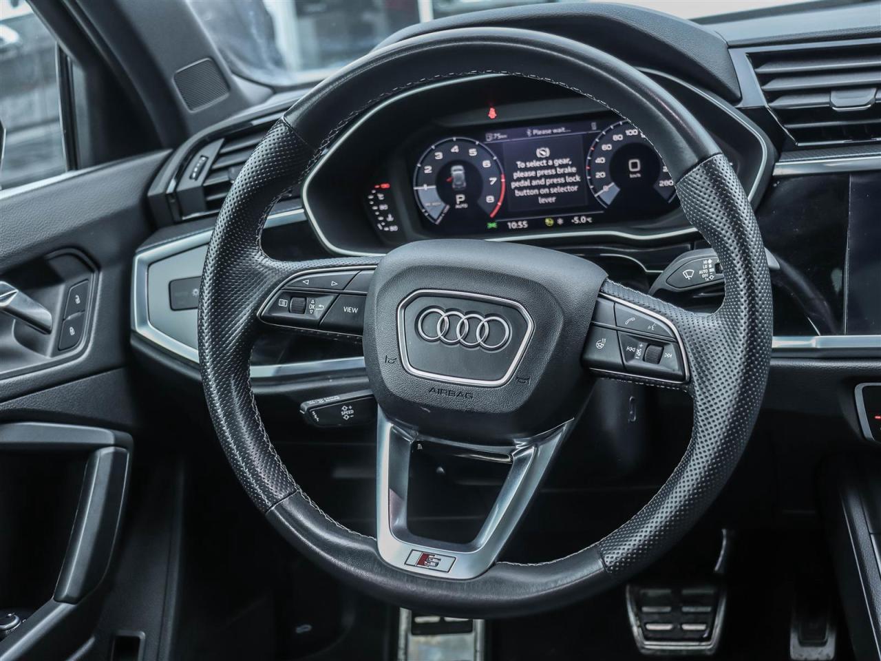 2022 Audi Q3 45 2.0T Progressiv quattro 8sp Tiptronic Photo