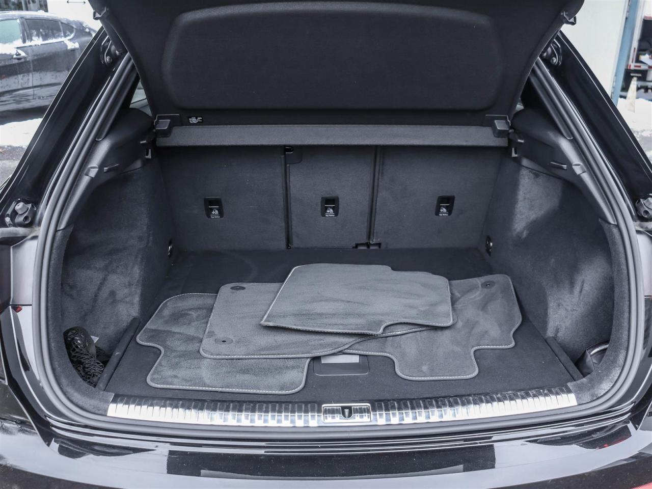 2022 Audi Q3 45 2.0T Progressiv quattro 8sp Tiptronic Photo