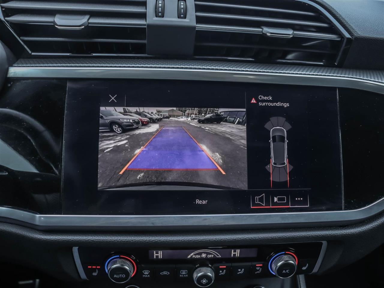 2022 Audi Q3 45 2.0T Progressiv quattro 8sp Tiptronic Photo