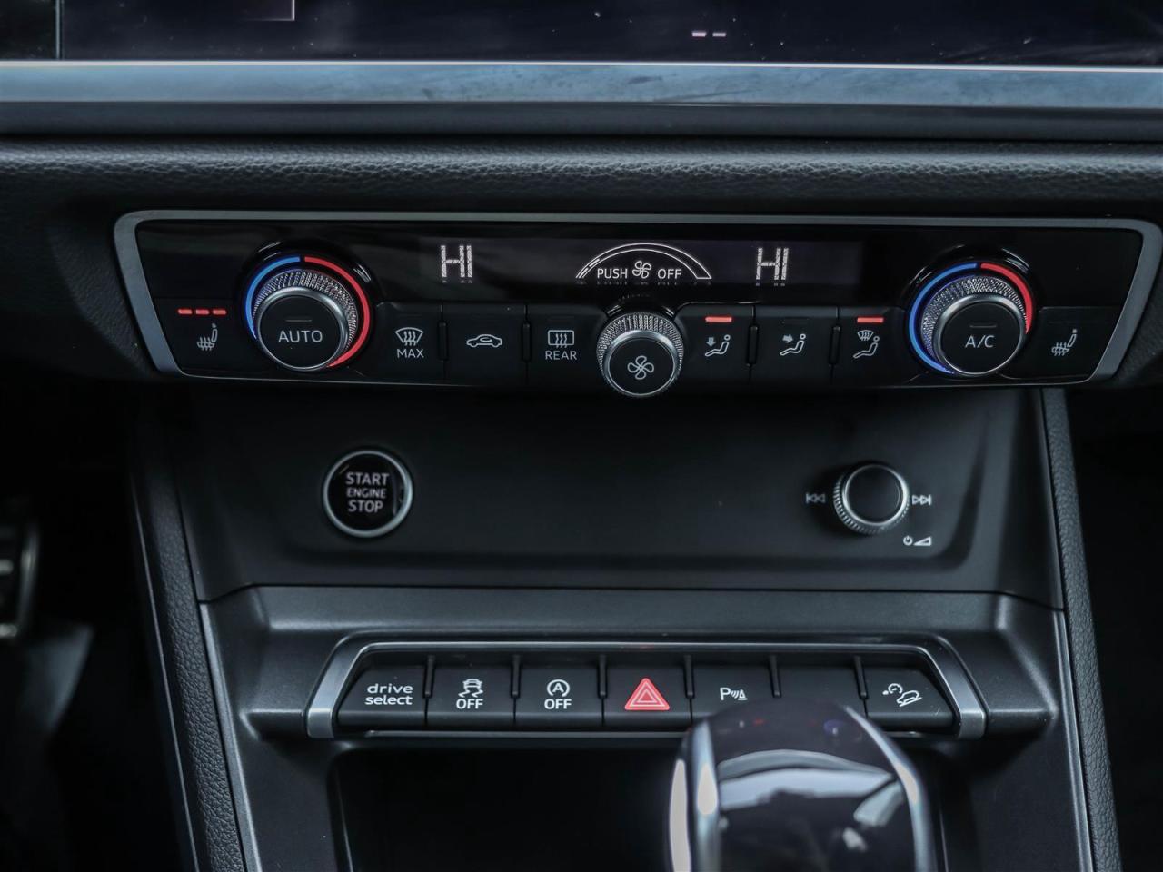 2022 Audi Q3 45 2.0T Progressiv quattro 8sp Tiptronic Photo