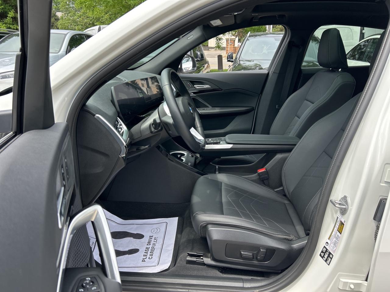 2025 BMW X2 PANOROOF,CARPLAY,ANDROID AUTO, REMOTE STARTER Photo4