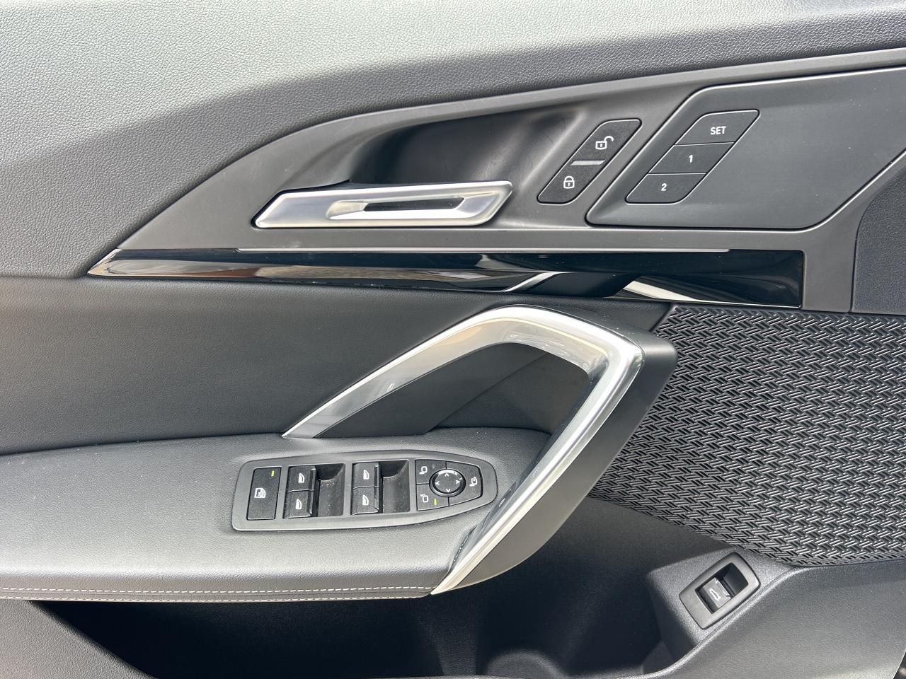 2025 BMW X2 PANOROOF,CARPLAY,ANDROID AUTO, REMOTE STARTER Photo