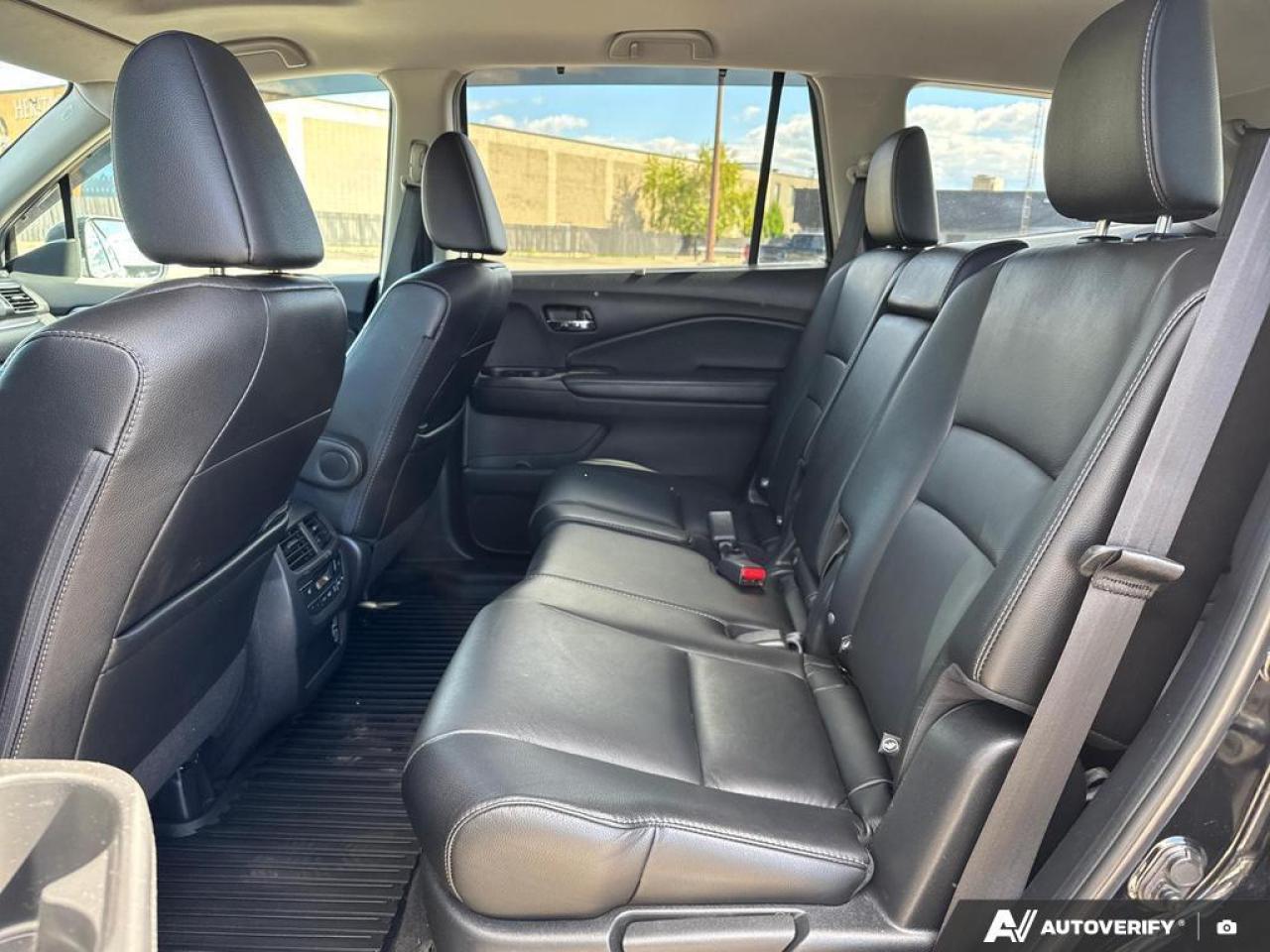 2019 Honda Pilot EX-L Navi BACKUP CAM   BLUETOOTH   HTD LTHR SEATS Photo