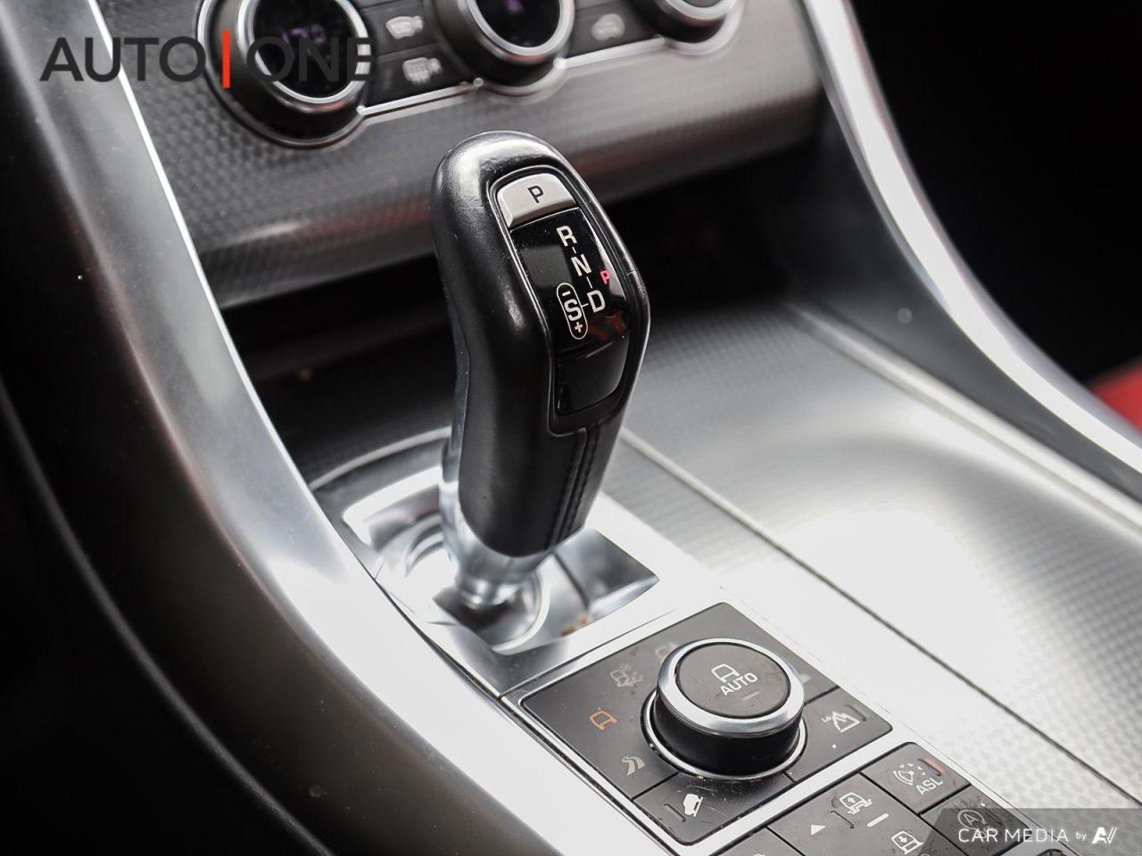 2015 Land Rover Range Rover Sport SVR   550 HP   LOW KMS Photo