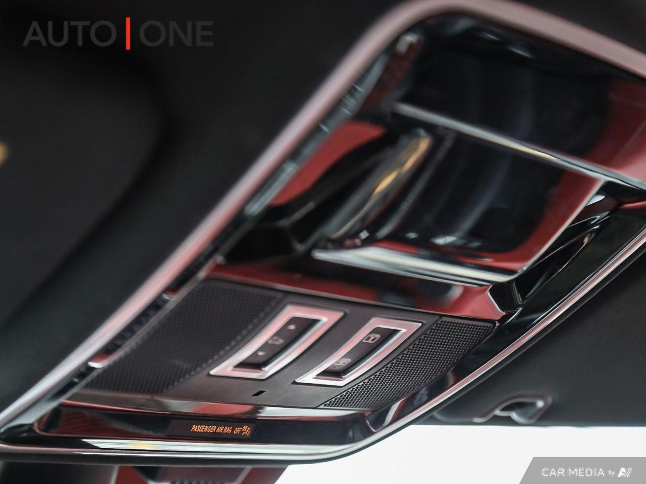 2015 Land Rover Range Rover Sport SVR   550 HP   LOW KMS Photo