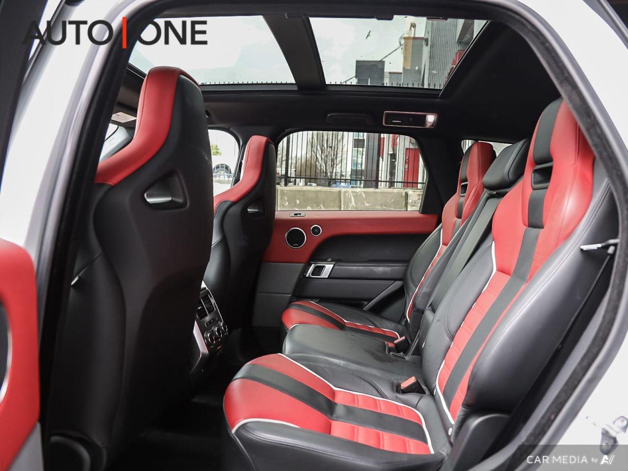 2015 Land Rover Range Rover Sport SVR   550 HP   LOW KMS Photo