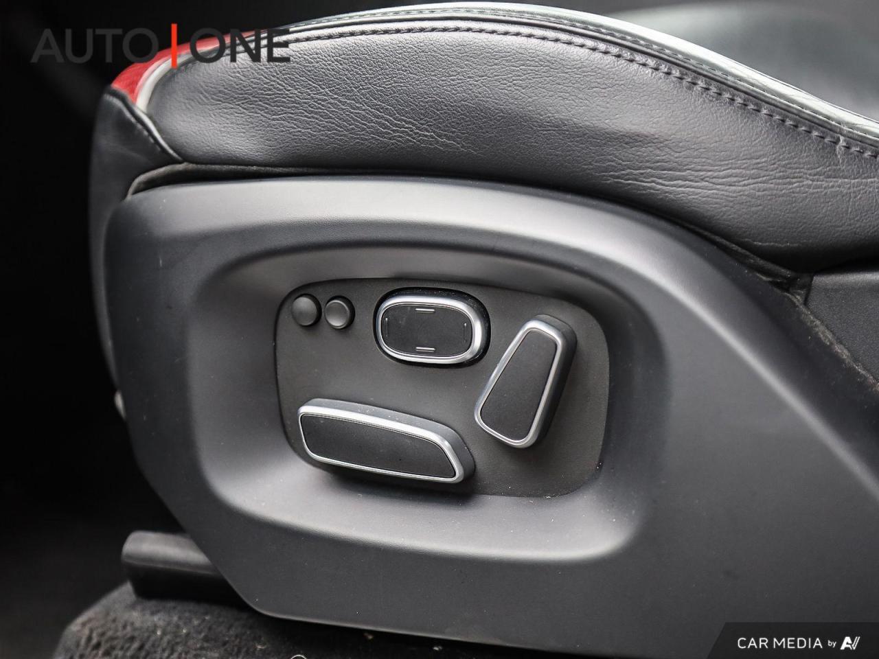 2015 Land Rover Range Rover Sport SVR   550 HP   LOW KMS Photo