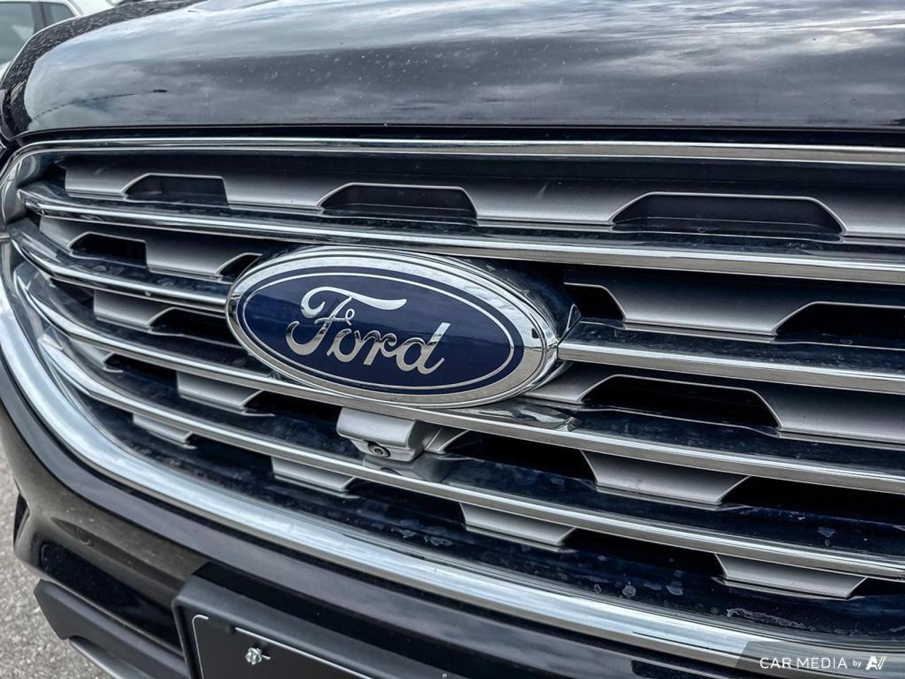 2022 Ford Edge Titanium BACKUP CAM   BLUETOOTH   HTD SEATS   KEYL Photo