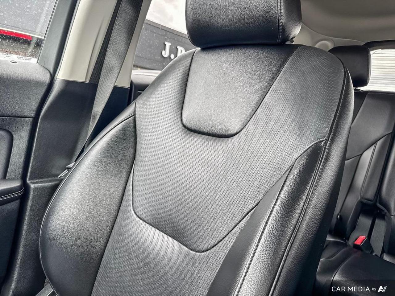 2022 Ford Edge Titanium BACKUP CAM   BLUETOOTH   HTD SEATS   KEYL Photo