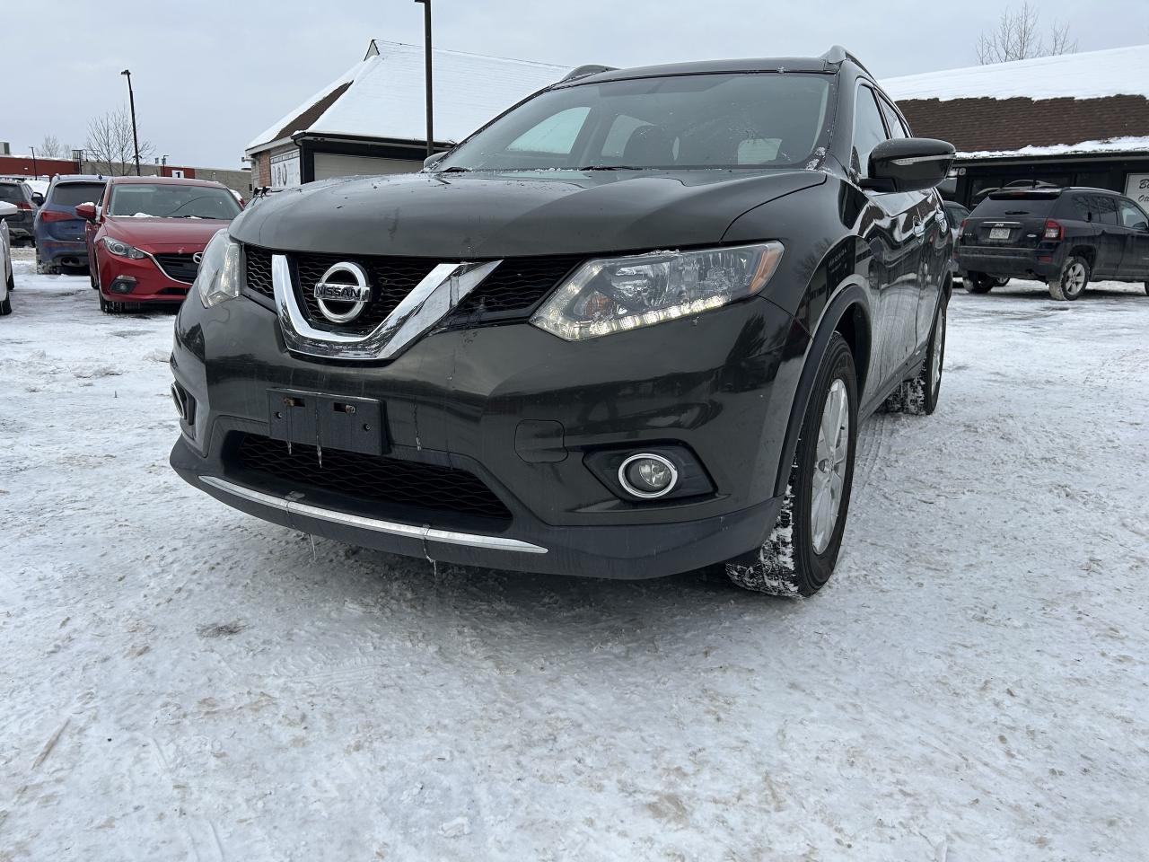 2015 Nissan Rogue SV Photo0