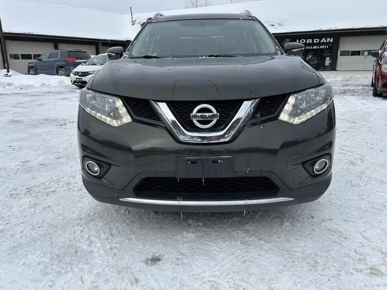 2015 Nissan Rogue SV Photo
