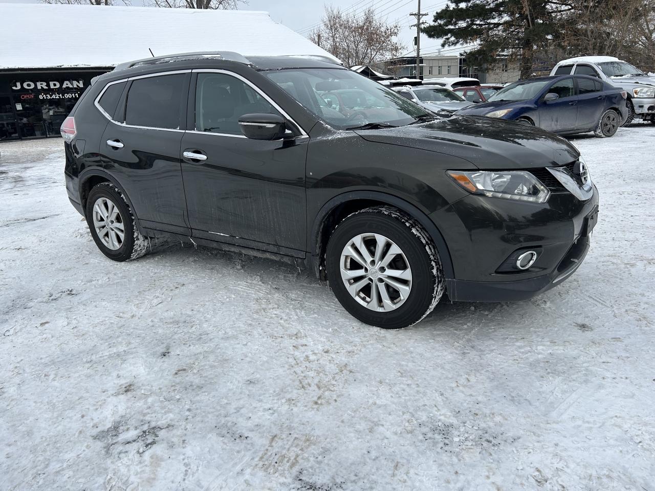 2015 Nissan Rogue SV Photo