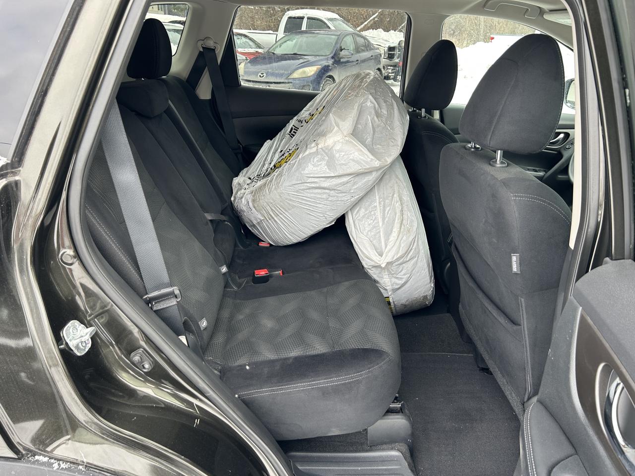 2015 Nissan Rogue SV Photo