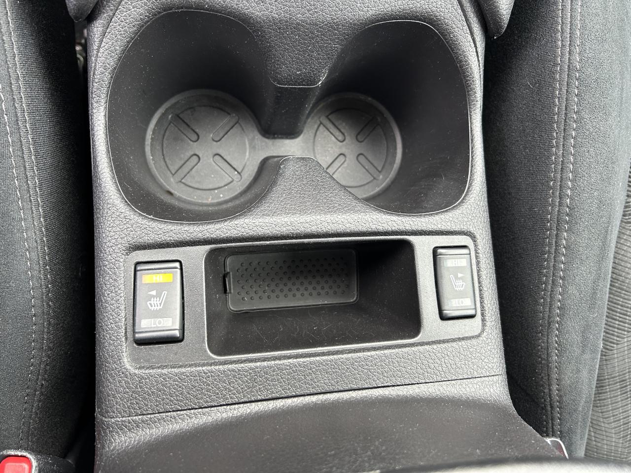 2015 Nissan Rogue SV Photo