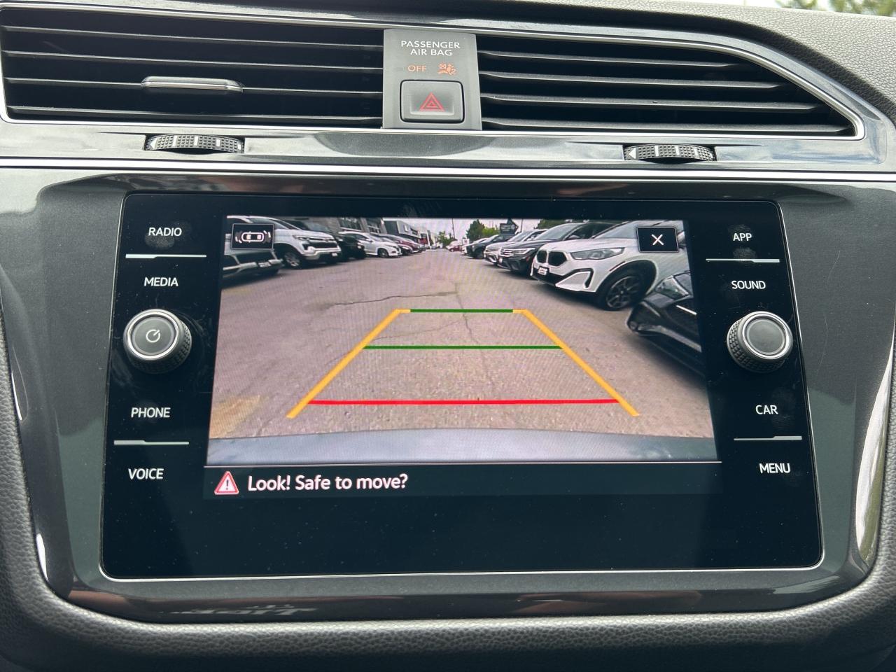 2024 Volkswagen Tiguan PANOROOF, CARPLAY, ADAPTIVE CRUISE,REMOTE STARTER Photo