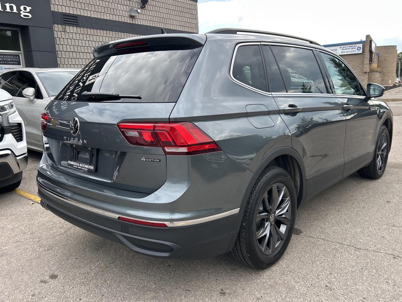 2024 Volkswagen Tiguan PANOROOF, CARPLAY, ADAPTIVE CRUISE,REMOTE STARTER Photo