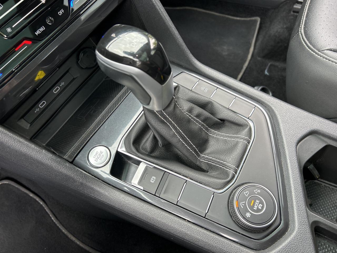 2024 Volkswagen Tiguan PANOROOF, CARPLAY, ADAPTIVE CRUISE,REMOTE STARTER Photo