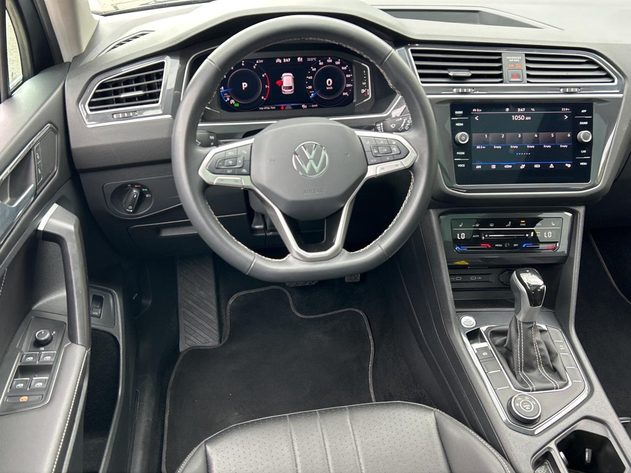 2024 Volkswagen Tiguan PANOROOF, CARPLAY, ADAPTIVE CRUISE,REMOTE STARTER Photo