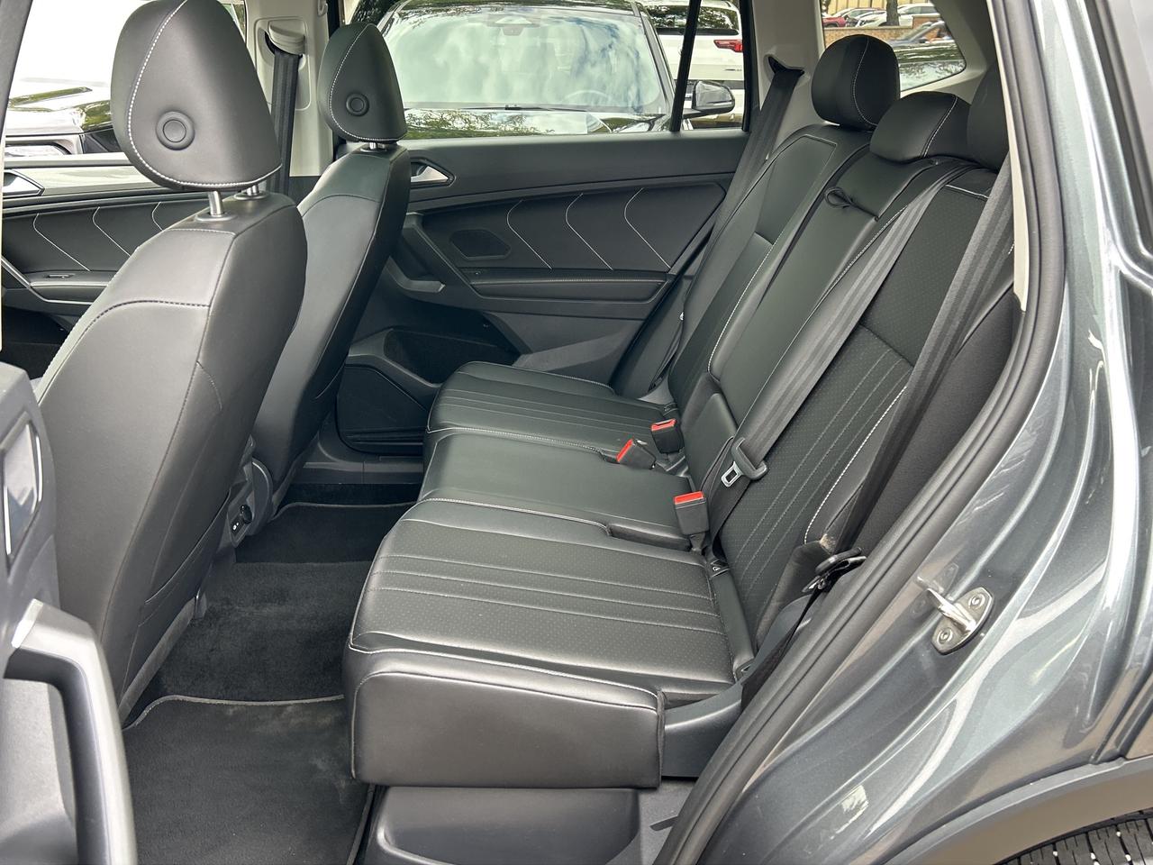 2024 Volkswagen Tiguan PANOROOF, CARPLAY, ADAPTIVE CRUISE,REMOTE STARTER Photo