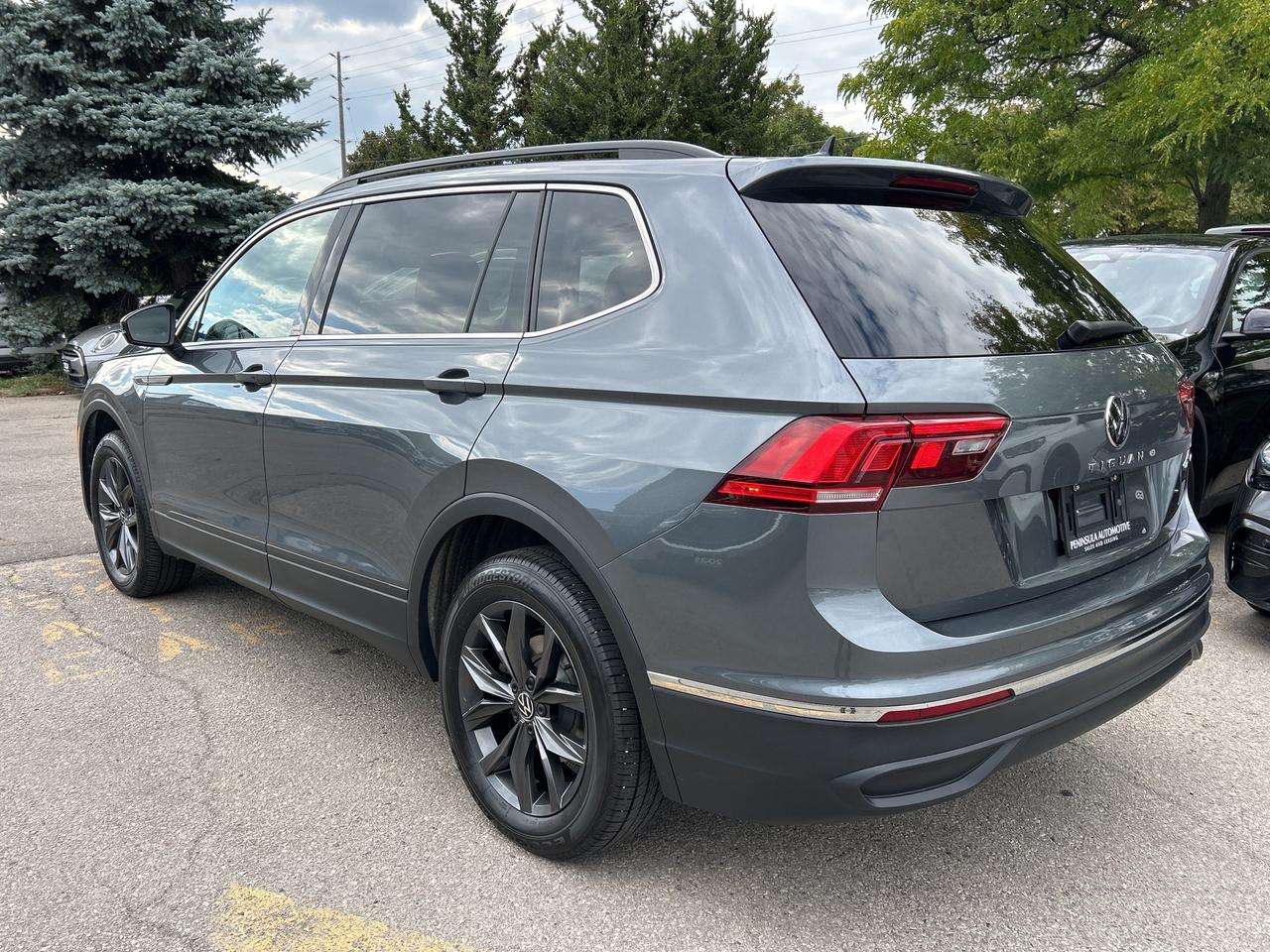 2024 Volkswagen Tiguan PANOROOF, CARPLAY, ADAPTIVE CRUISE,REMOTE STARTER Photo