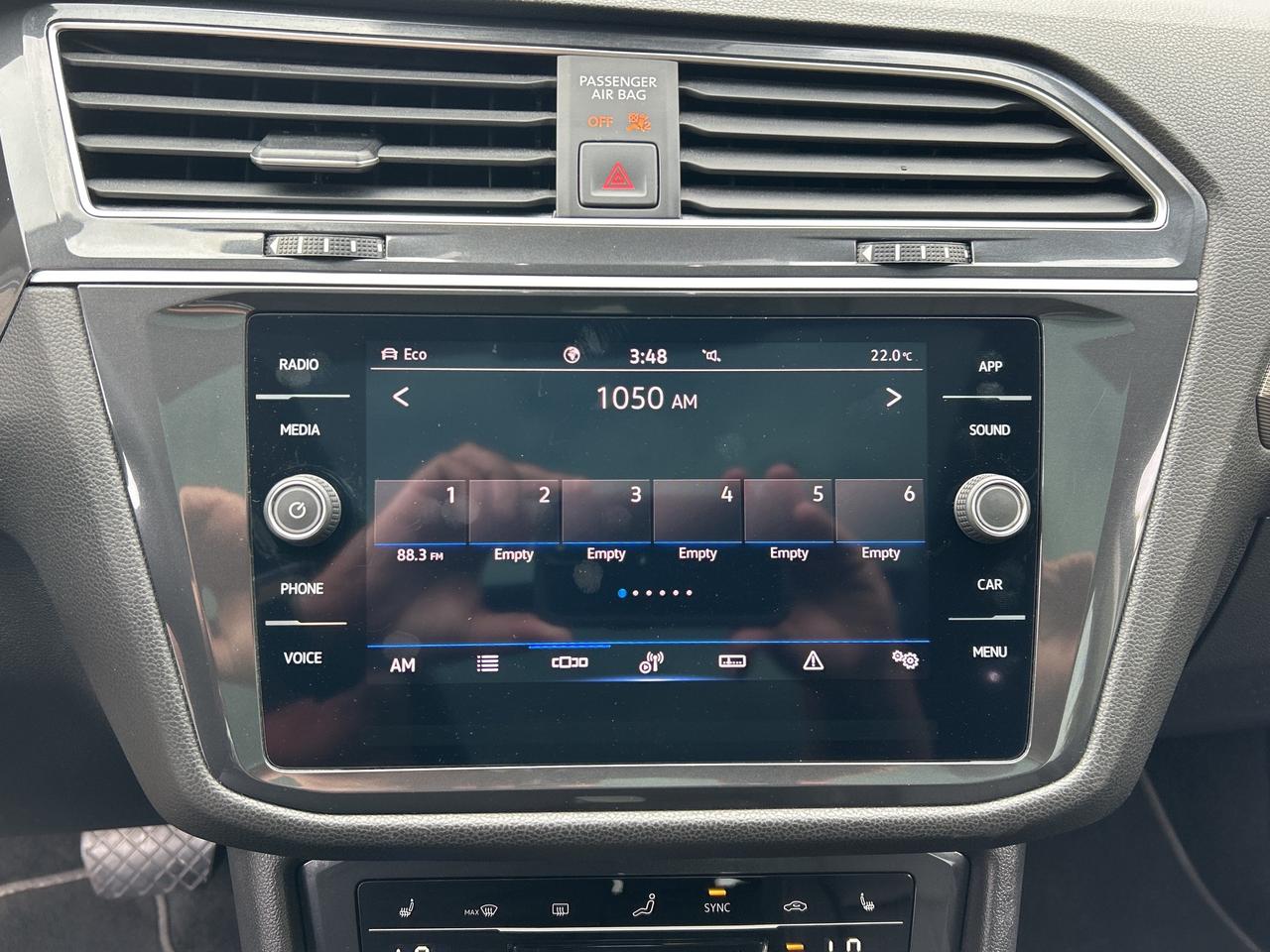 2024 Volkswagen Tiguan PANOROOF, CARPLAY, ADAPTIVE CRUISE,REMOTE STARTER Photo