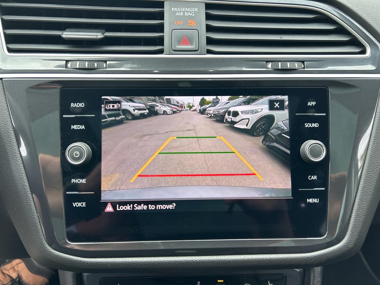 2024 Volkswagen Tiguan PANOROOF, CARPLAY, ADAPTIVE CRUISE,REMOTE STARTER Photo