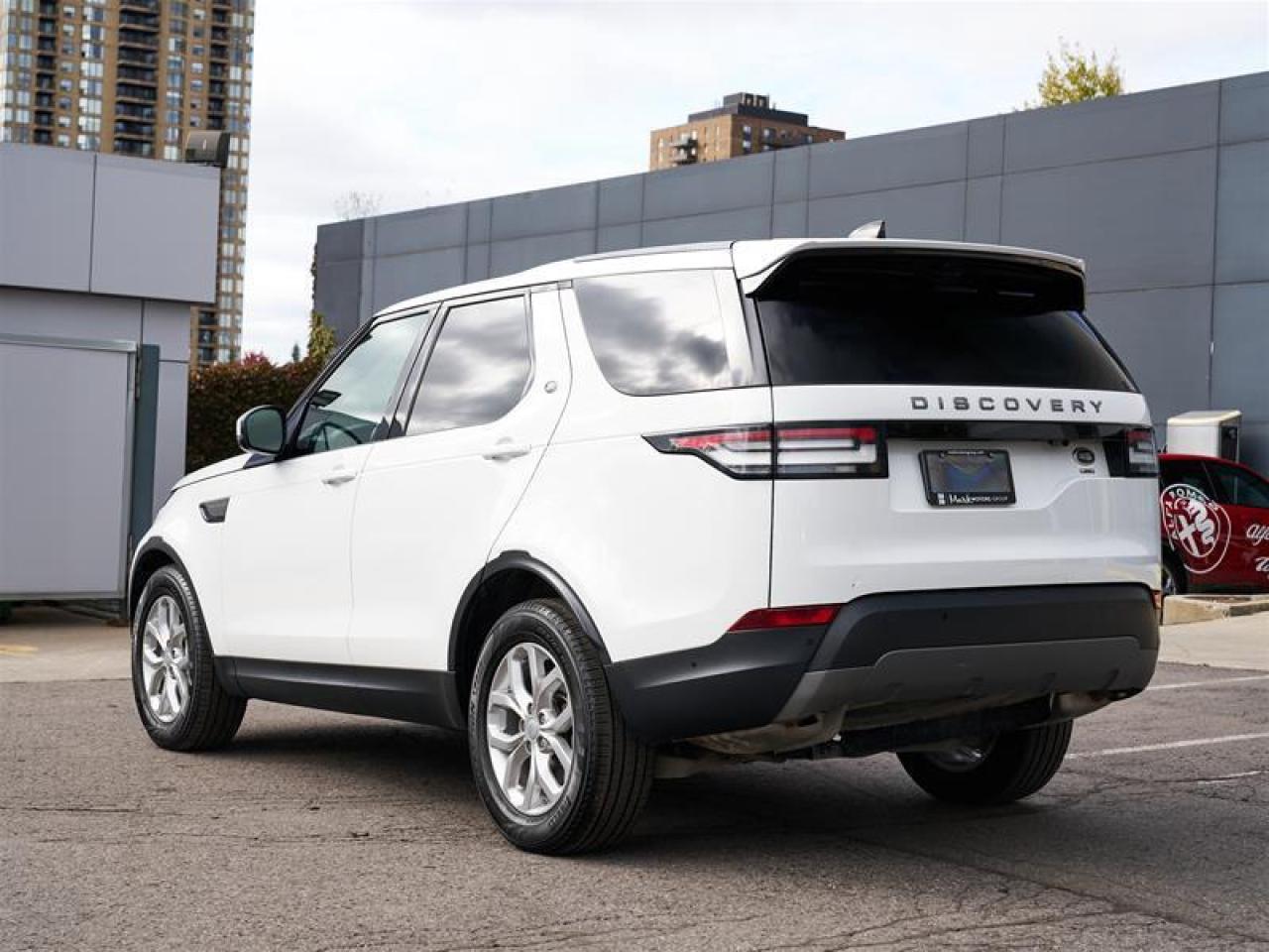 2020 Land Rover Discovery SE Photo