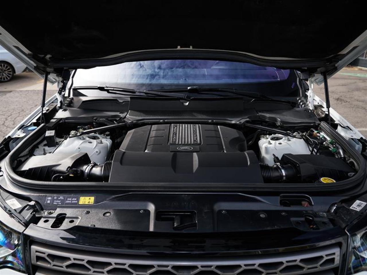 2020 Land Rover Discovery SE Photo